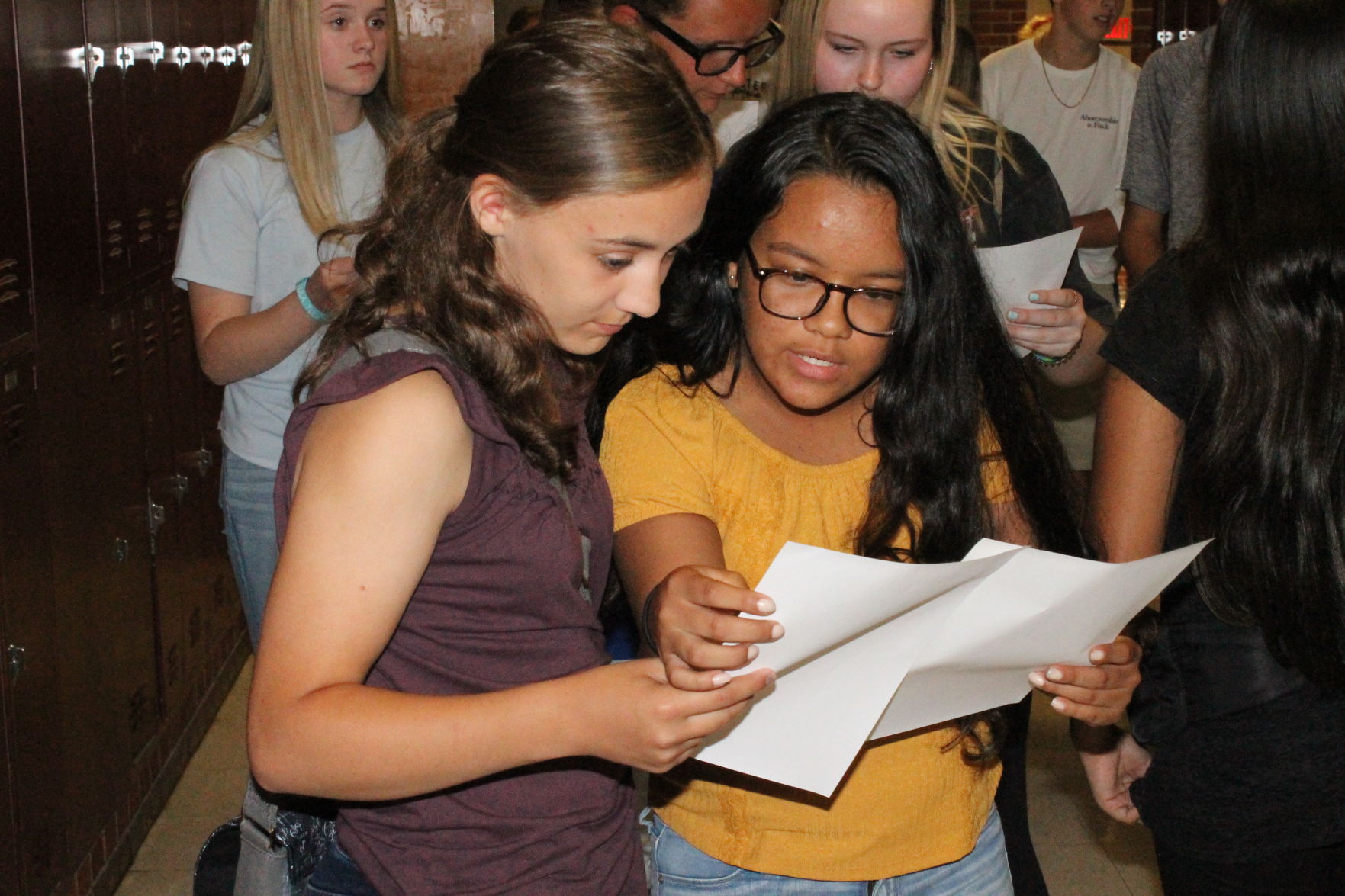 Olivia Thomasson and Emily Castaneda.JPG